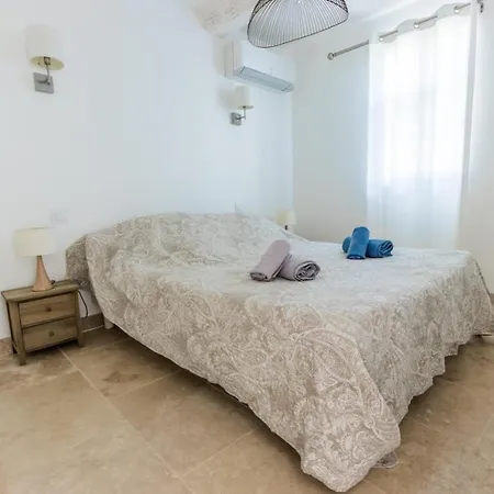 Napoleon Piscine&jacuzzi * Le Somail