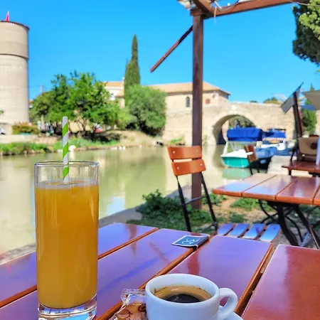 Napoleon Piscine&jacuzzi Villa *