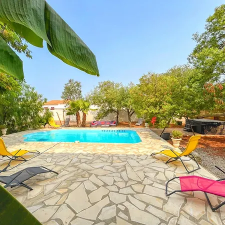 Villa Napoleon Piscine&jacuzzi Le Somail