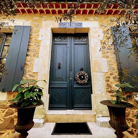 Napoleon Piscine&jacuzzi Villa *